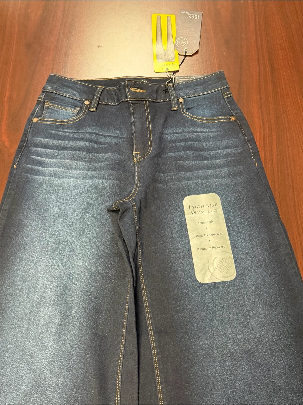 1822 Denim Women's Wide-Leg Jeans in Dark Blue - Picture 2 of 5